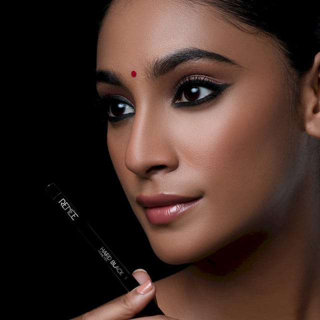 RENEE HARD BLACK KAJAL PEN WITH SHARPENER 0.35GM